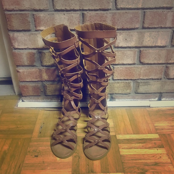 SOLD SOLD Knee high gladiator sandals - Picture 1 of 5